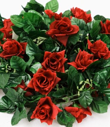 3D Chain Rose Garland - Red